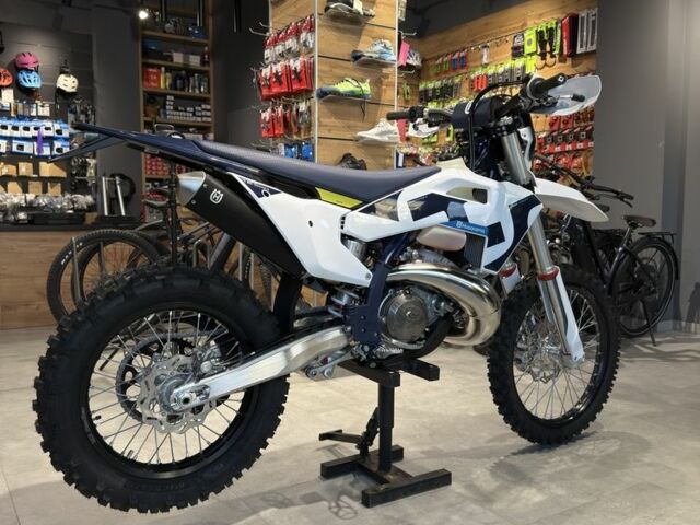 Хускварна Другая, объемом двигателя 0.25 л и пробегом 0 тыс. км за 11560 $, фото 9 на Automoto.ua