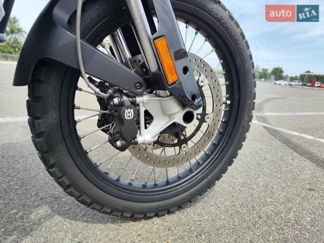 Синий Хускварна Norden 901 Expedition, объемом двигателя 0.89 л и пробегом 14 тыс. км за 15500 $, фото 6 на Automoto.ua