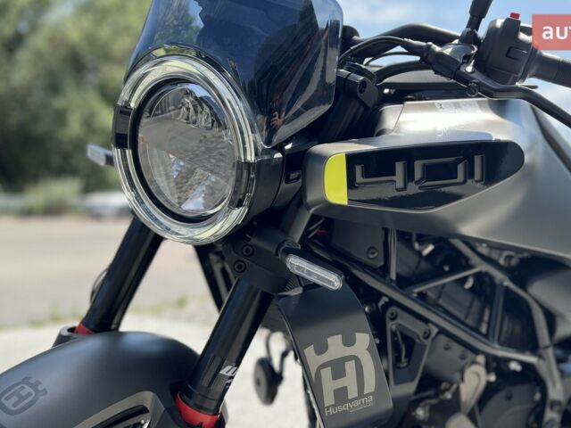 купить новое авто Хускварна Svartpilen 2024 года от официального дилера Дніпромотор Хускварна фото