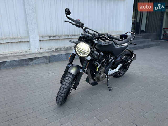 Серый Хускварна Svartpilen, объемом двигателя 0.37 л и пробегом 7 тыс. км за 5200 $, фото 13 на Automoto.ua