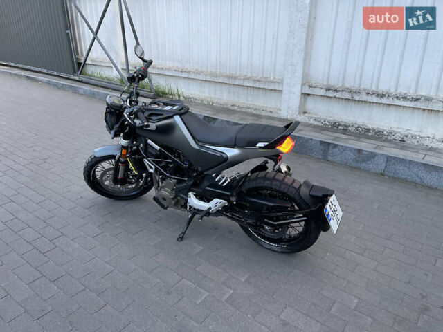 Серый Хускварна Svartpilen, объемом двигателя 0.37 л и пробегом 7 тыс. км за 5200 $, фото 5 на Automoto.ua