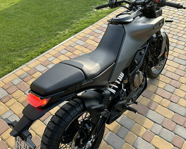 Черный Хускварна Svartpilen 401, объемом двигателя 0.41 л и пробегом 2 тыс. км за 6550 $, фото 10 на Automoto.ua