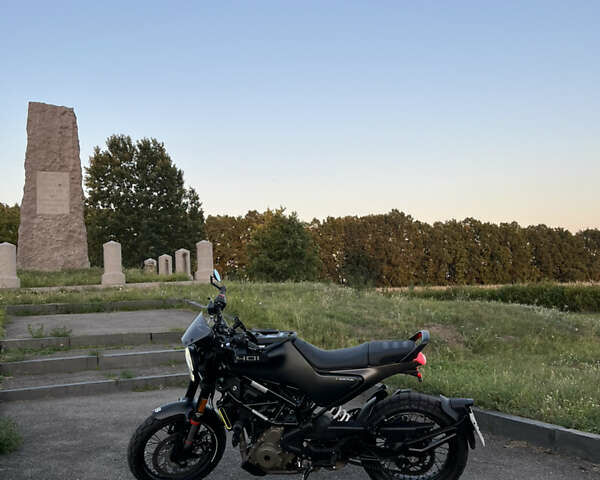 Хускварна Svartpilen 401, объемом двигателя 0.4 л и пробегом 12 тыс. км за 4950 $, фото 3 на Automoto.ua