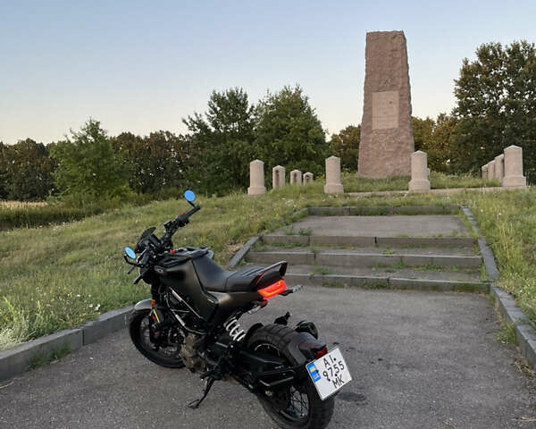 Хускварна Svartpilen 401, объемом двигателя 0.4 л и пробегом 12 тыс. км за 4950 $, фото 2 на Automoto.ua
