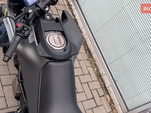 купить новое авто Хускварна Svartpilen 401 2024 года от официального дилера Сергій Хускварна фото