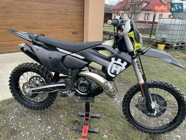 Черный Хускварна TE 300, объемом двигателя 0.3 л и пробегом 2 тыс. км за 8800 $, фото 1 на Automoto.ua