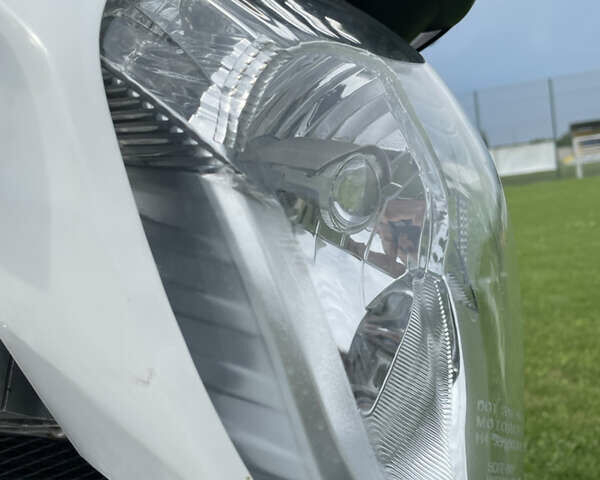 Белый Хьюсонг GT 250R, объемом двигателя 0.25 л и пробегом 32 тыс. км за 1350 $, фото 11 на Automoto.ua