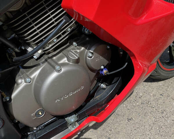 Красный Хьюсонг GT 250R, объемом двигателя 0.25 л и пробегом 23 тыс. км за 2300 $, фото 7 на Automoto.ua