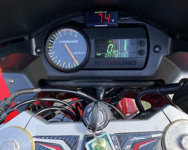 Красный Хьюсонг GT 250R, объемом двигателя 0.25 л и пробегом 23 тыс. км за 2300 $, фото 3 на Automoto.ua