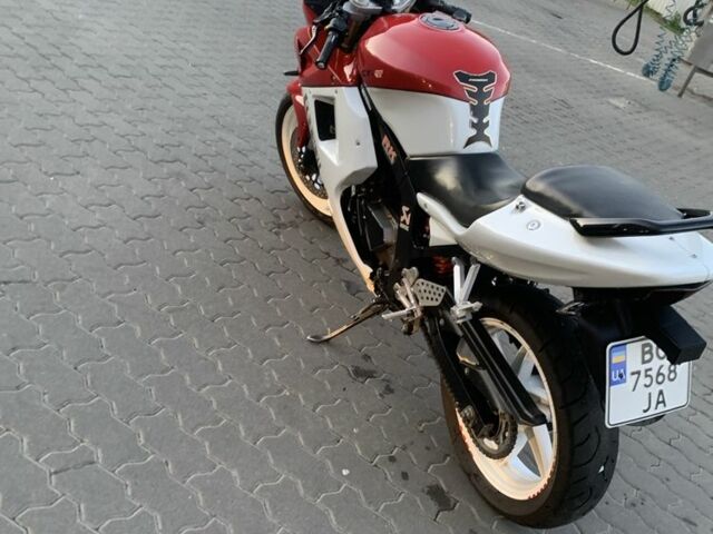 Хьюсонг GT 250R, объемом двигателя 0.25 л и пробегом 0 тыс. км за 2500 $, фото 6 на Automoto.ua