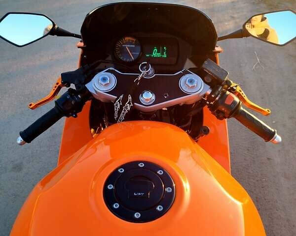 Оранжевый Хьюсонг GT 250R, объемом двигателя 0.25 л и пробегом 55 тыс. км за 1900 $, фото 4 на Automoto.ua