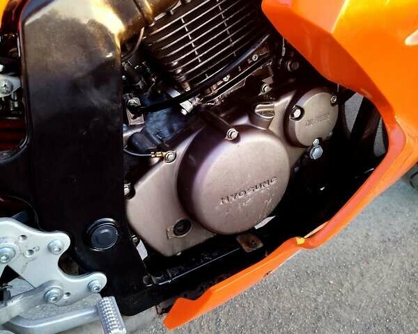 Оранжевый Хьюсонг GT 250R, объемом двигателя 0.25 л и пробегом 55 тыс. км за 1900 $, фото 6 на Automoto.ua