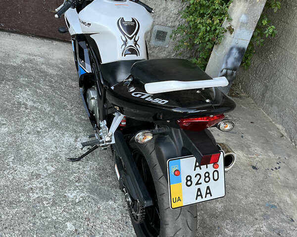 Белый Хьюсонг GT 650R, объемом двигателя 0.65 л и пробегом 12 тыс. км за 3299 $, фото 4 на Automoto.ua