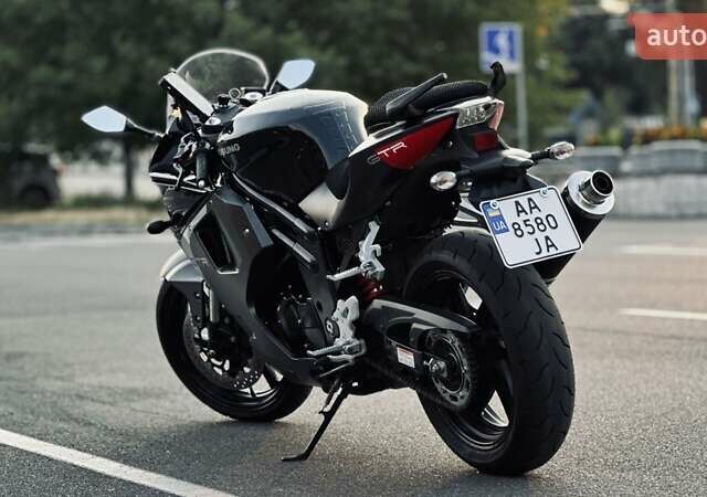 Черный Хьюсонг GT 650R, объемом двигателя 0.65 л и пробегом 4 тыс. км за 4900 $, фото 4 на Automoto.ua