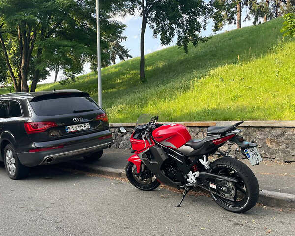 Красный Хьюсонг GT 650R, объемом двигателя 0.6 л и пробегом 9 тыс. км за 4000 $, фото 1 на Automoto.ua