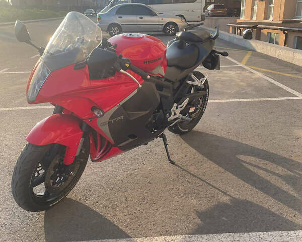 Красный Хьюсонг GT 650R, объемом двигателя 0.6 л и пробегом 9 тыс. км за 4000 $, фото 7 на Automoto.ua
