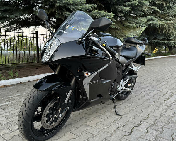 Хьюсонг GT 650R, объемом двигателя 0.65 л и пробегом 13 тыс. км за 4600 $, фото 1 на Automoto.ua
