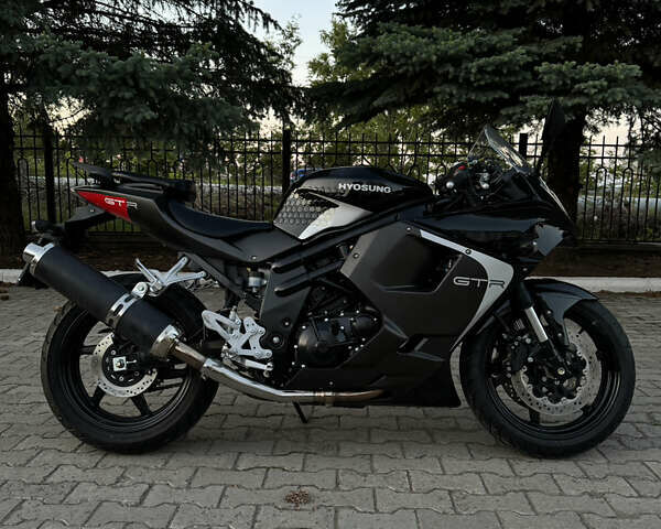 Хьюсонг GT 650R, объемом двигателя 0.65 л и пробегом 13 тыс. км за 4600 $, фото 11 на Automoto.ua