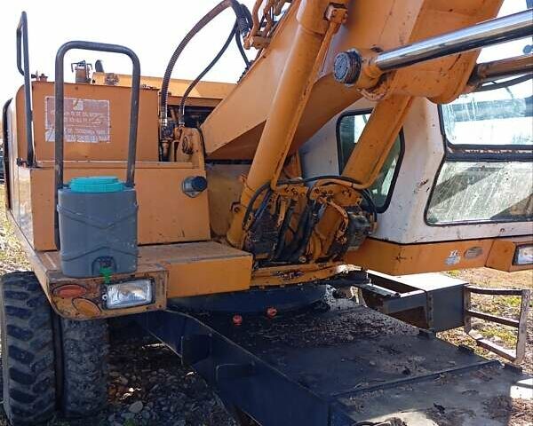 Желтый Хендай 130D, объемом двигателя 3.9 л и пробегом 41 тыс. км за 20500 $, фото 1 на Automoto.ua