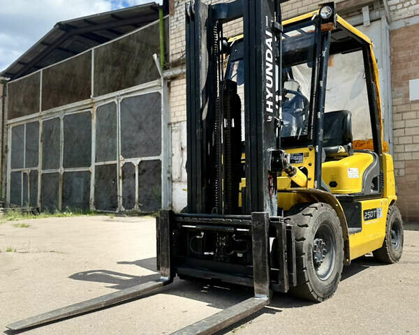 Жовтий Хендай 25Д, об'ємом двигуна 0 л та пробігом 8 тис. км за 13500 $, фото 2 на Automoto.ua