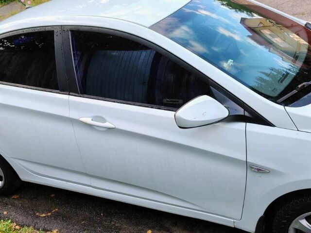 Белый Хендай Акцент, объемом двигателя 1.6 л и пробегом 283 тыс. км за 6800 $, фото 2 на Automoto.ua