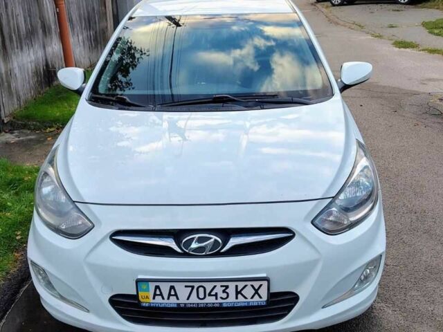 Белый Хендай Акцент, объемом двигателя 1.6 л и пробегом 283 тыс. км за 6800 $, фото 1 на Automoto.ua