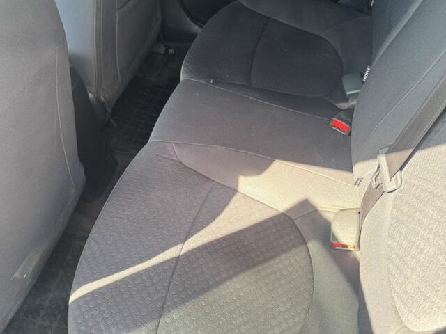 Белый Хендай Акцент, объемом двигателя 1.4 л и пробегом 198 тыс. км за 6000 $, фото 9 на Automoto.ua