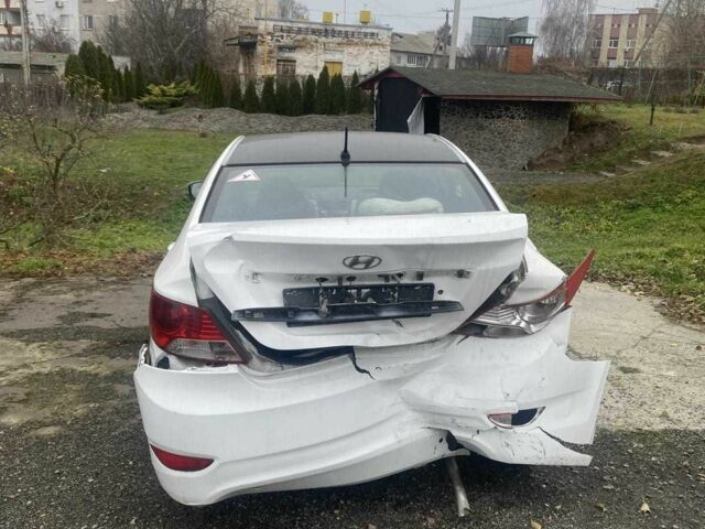 Белый Хендай Акцент, объемом двигателя 1.4 л и пробегом 94 тыс. км за 3800 $, фото 4 на Automoto.ua