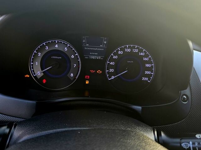 Белый Хендай Акцент, объемом двигателя 1.4 л и пробегом 198 тыс. км за 5600 $, фото 5 на Automoto.ua