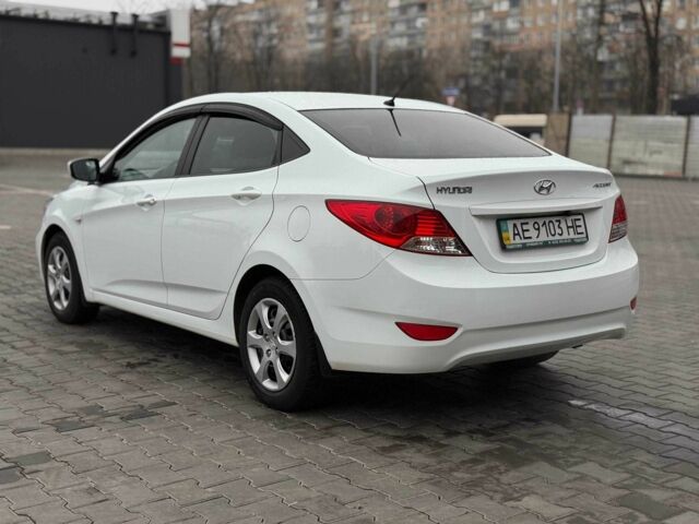 Білий Хендай Акцент, об'ємом двигуна 1.4 л та пробігом 82 тис. км за 9900 $, фото 4 на Automoto.ua
