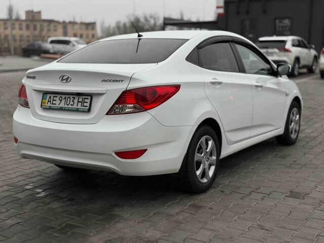 Білий Хендай Акцент, об'ємом двигуна 1.4 л та пробігом 82 тис. км за 9900 $, фото 6 на Automoto.ua