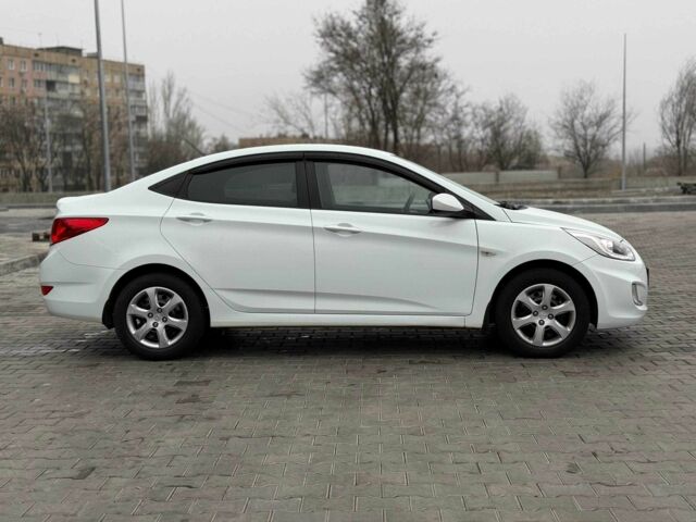 Білий Хендай Акцент, об'ємом двигуна 1.4 л та пробігом 82 тис. км за 9900 $, фото 3 на Automoto.ua