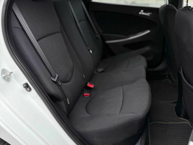 Білий Хендай Акцент, об'ємом двигуна 1.4 л та пробігом 82 тис. км за 9900 $, фото 14 на Automoto.ua