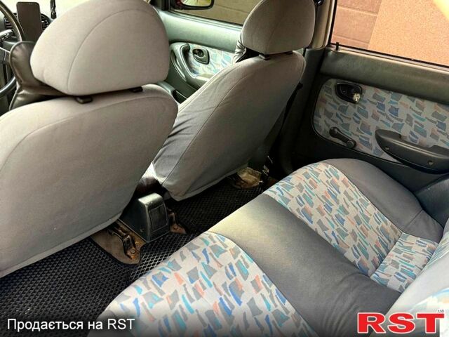 Белый Хендай Акцент, объемом двигателя 1.5 л и пробегом 300 тыс. км за 1550 $, фото 10 на Automoto.ua