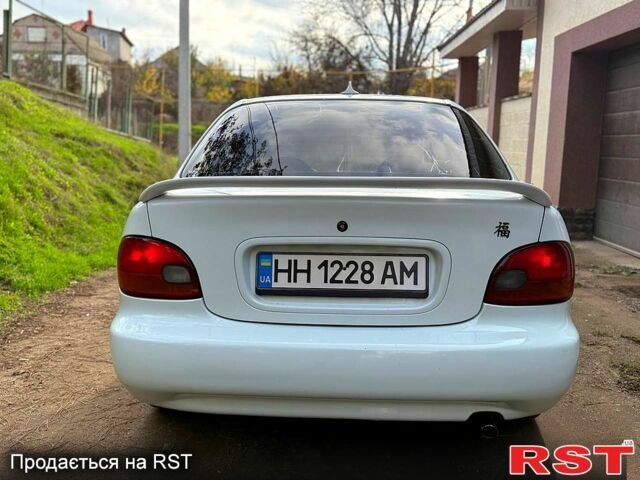 Белый Хендай Акцент, объемом двигателя 1.5 л и пробегом 300 тыс. км за 1550 $, фото 6 на Automoto.ua