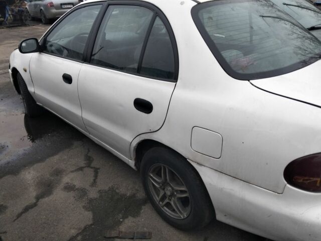 Білий Хендай Акцент, об'ємом двигуна 1.5 л та пробігом 218 тис. км за 650 $, фото 3 на Automoto.ua