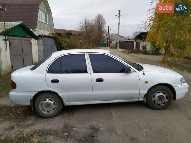 Белый Хендай Акцент, объемом двигателя 1.3 л и пробегом 500 тыс. км за 1500 $, фото 2 на Automoto.ua