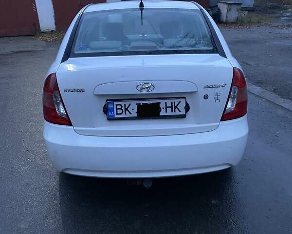 Білий Хендай Акцент, об'ємом двигуна 1.4 л та пробігом 213 тис. км за 4900 $, фото 3 на Automoto.ua