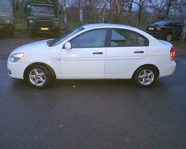 Білий Хендай Акцент, об'ємом двигуна 1.4 л та пробігом 213 тис. км за 4900 $, фото 1 на Automoto.ua