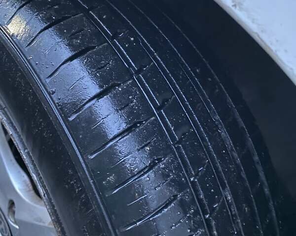 Білий Хендай Акцент, об'ємом двигуна 1.4 л та пробігом 213 тис. км за 4900 $, фото 11 на Automoto.ua