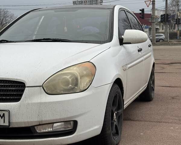 Білий Хендай Акцент, об'ємом двигуна 1.4 л та пробігом 184 тис. км за 4500 $, фото 2 на Automoto.ua