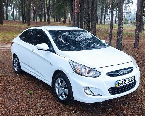 Белый Хендай Акцент, объемом двигателя 1.4 л и пробегом 227 тыс. км за 6200 $, фото 6 на Automoto.ua