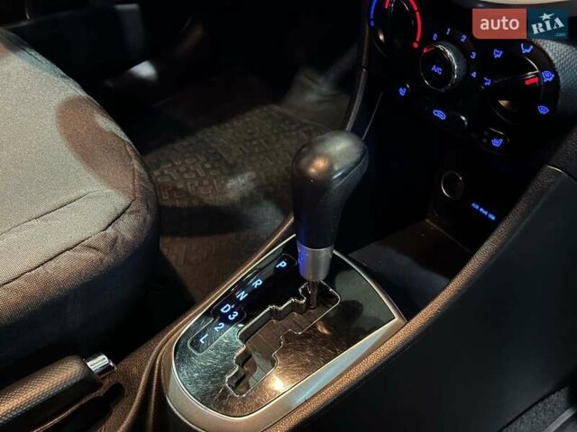 Белый Хендай Акцент, объемом двигателя 1.6 л и пробегом 163 тыс. км за 7990 $, фото 17 на Automoto.ua