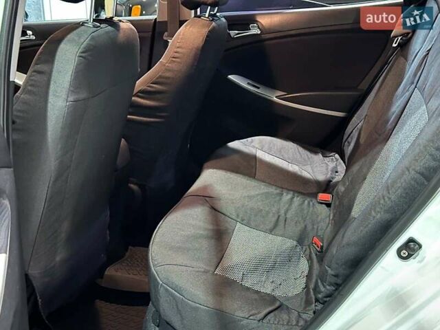 Белый Хендай Акцент, объемом двигателя 1.6 л и пробегом 163 тыс. км за 7990 $, фото 9 на Automoto.ua