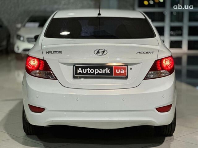 Белый Хендай Акцент, объемом двигателя 1.6 л и пробегом 163 тыс. км за 7990 $, фото 4 на Automoto.ua