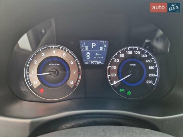 Белый Хендай Акцент, объемом двигателя 1.59 л и пробегом 197 тыс. км за 8800 $, фото 12 на Automoto.ua