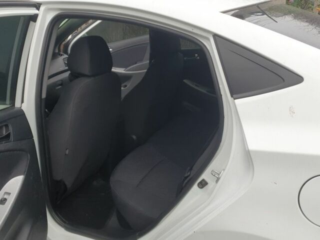 Білий Хендай Акцент, об'ємом двигуна 1.6 л та пробігом 384 тис. км за 2000 $, фото 11 на Automoto.ua