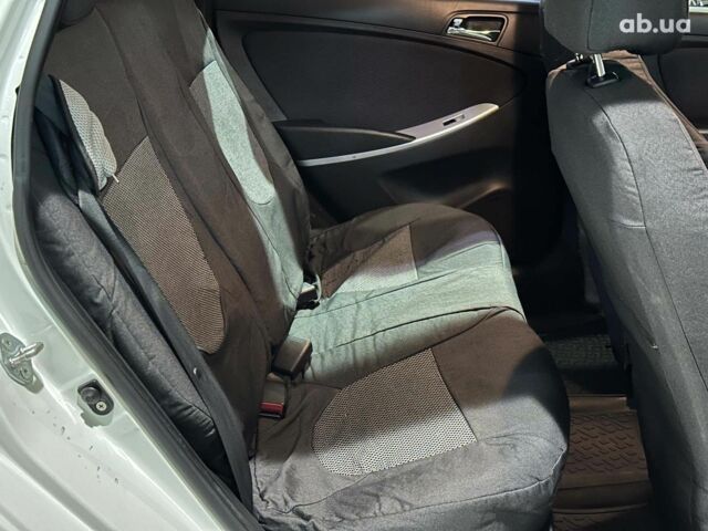 Белый Хендай Акцент, объемом двигателя 1.6 л и пробегом 163 тыс. км за 7990 $, фото 11 на Automoto.ua