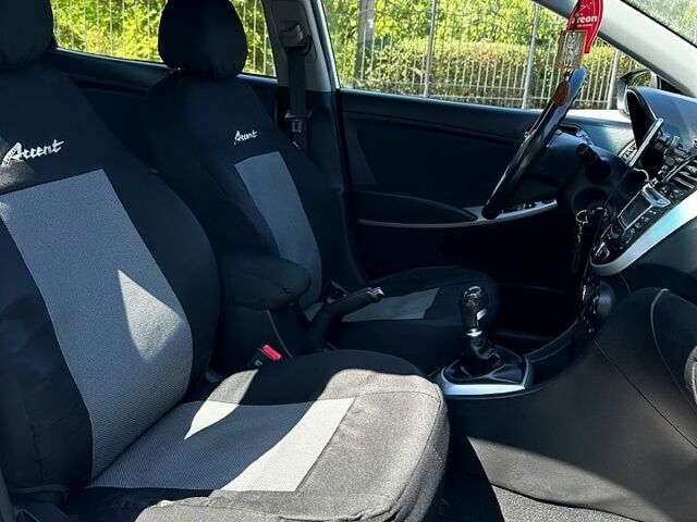 Білий Хендай Акцент, об'ємом двигуна 1.4 л та пробігом 72 тис. км за 7800 $, фото 6 на Automoto.ua