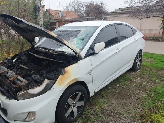 Білий Хендай Акцент, об'ємом двигуна 1.6 л та пробігом 384 тис. км за 2000 $, фото 7 на Automoto.ua